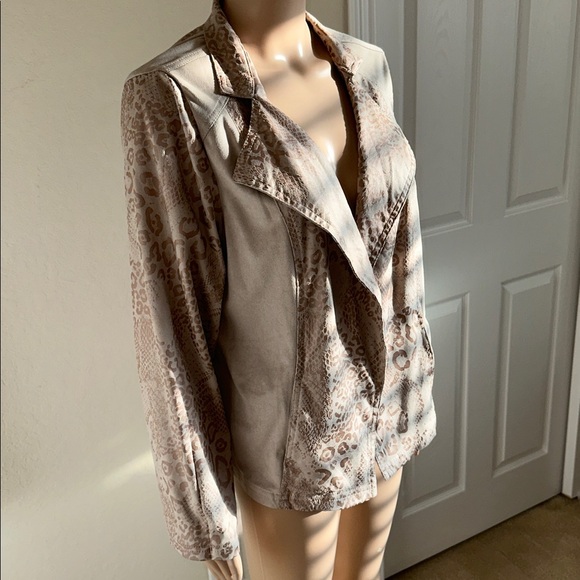 Chico's Beige Leopard Print Blazer Size 2 - Picture 4 of 15
